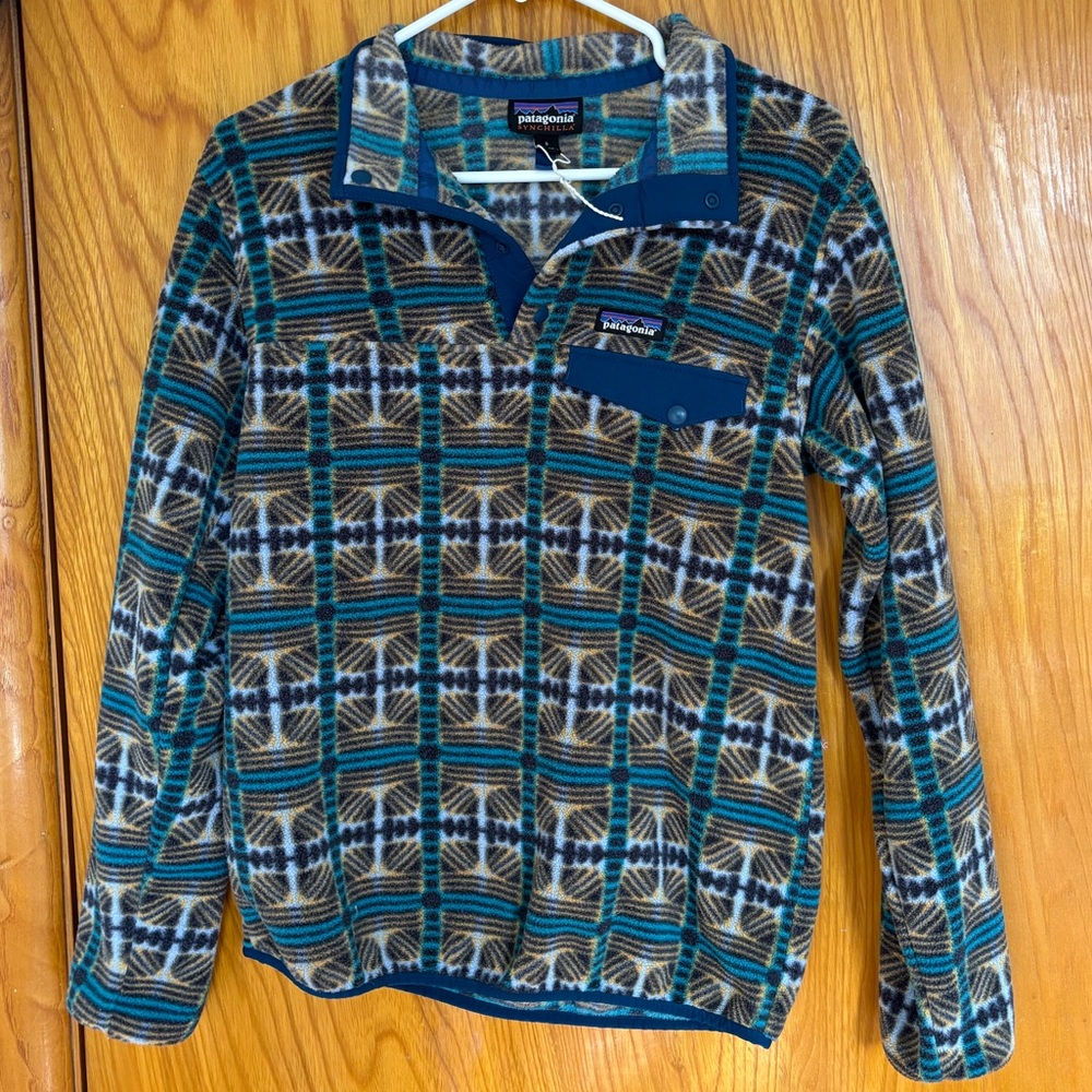 Patagonia Blue and Tan Patterned Fleece Jacket